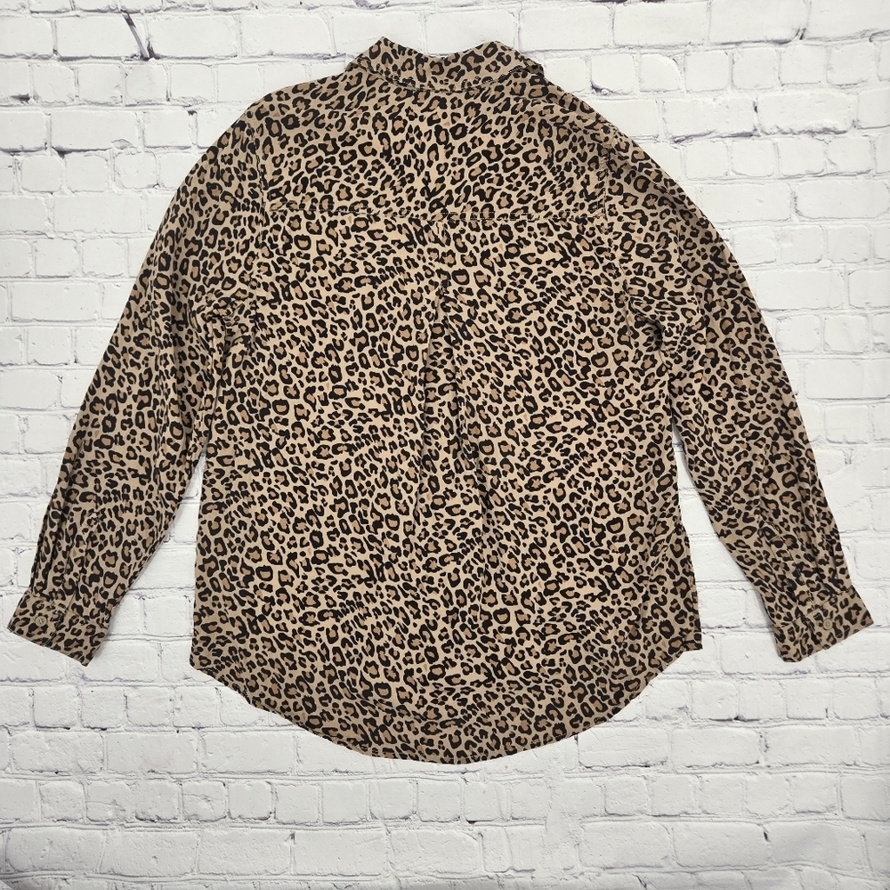 Beach lunch lounge Leopard Print Women's Lounge Shirt - Picture 8 of 8